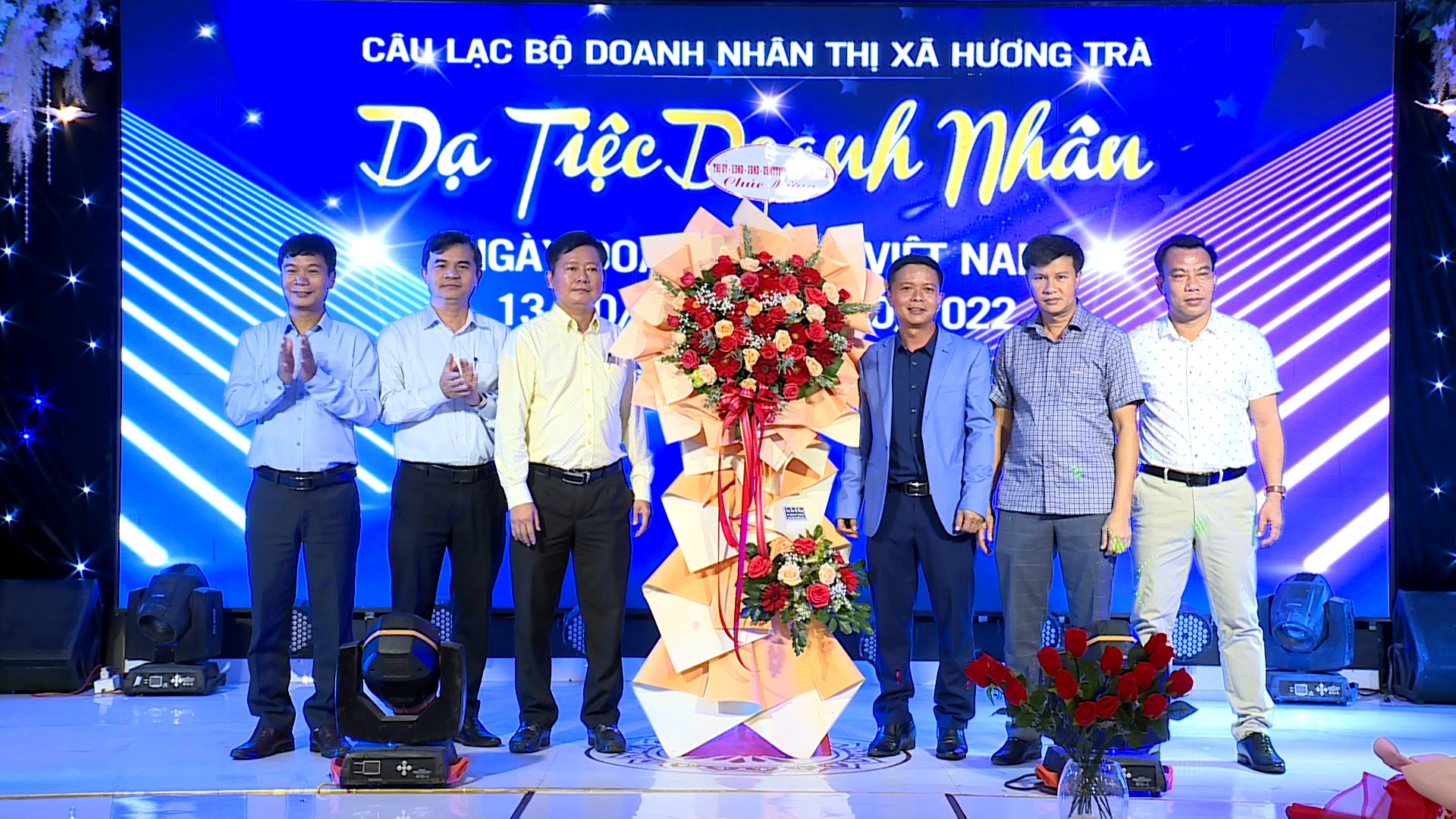 Câu lạc bộ Doanh nhân thị xã Hương Trà tổ chức gặp mặt kỷ niệm 18 năm Ngày doanh nhân Việt Nam
