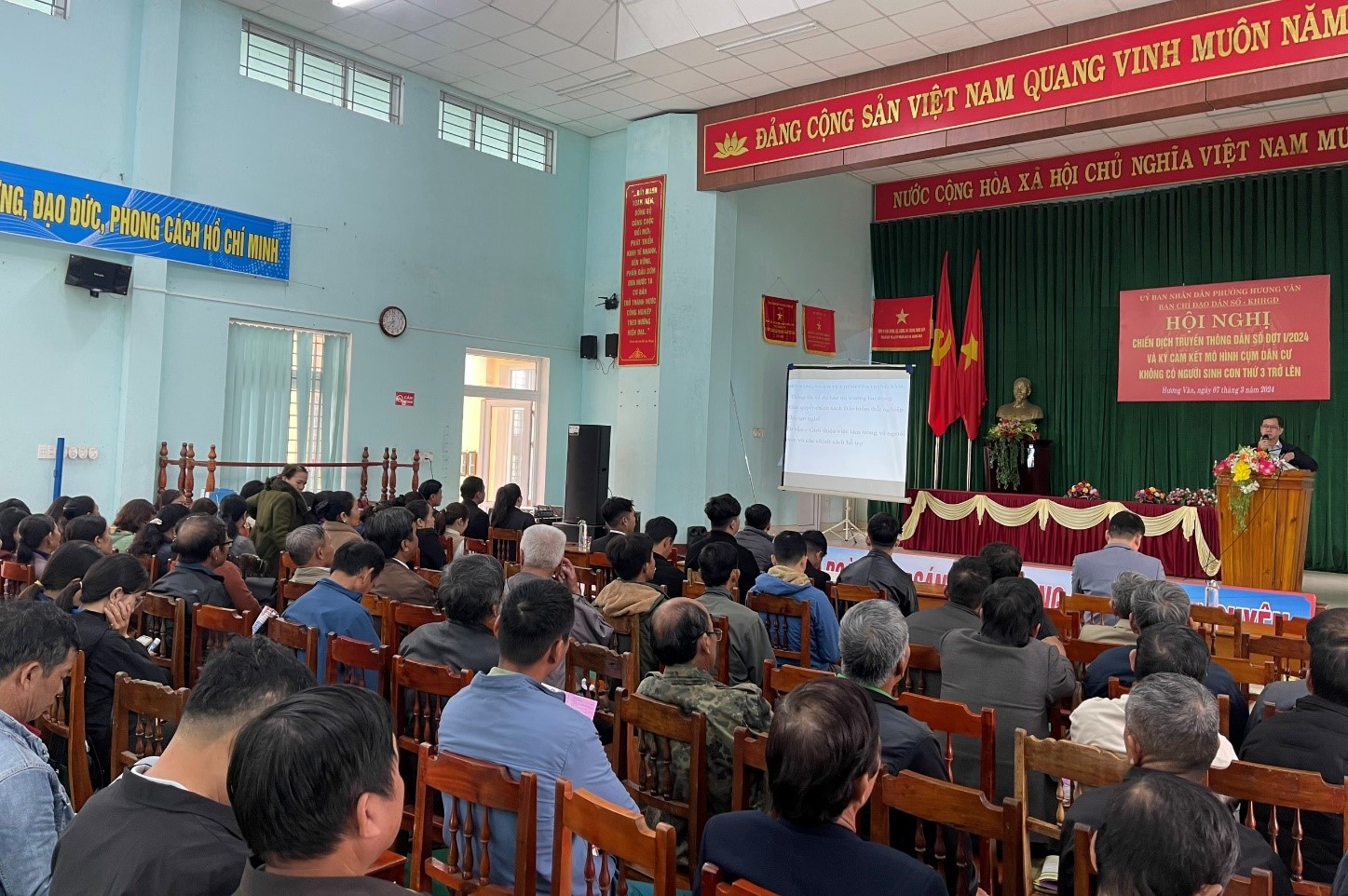 Hội nghị tư vấn, tập huấn, giới thiệu về Chương trình việc làm và đưa lao động đi làm việc ở nước ngoài theo hợp đồng năm 2024 tại phường Hương Văn